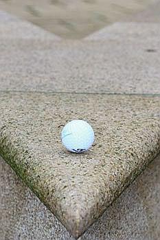 Golfhotel Deutschland - Golfball vor dem Kongresszentrum