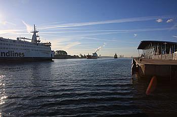 Hafen Rostock - Anleger für Kreuzfahrtschiffe in Warnemuende