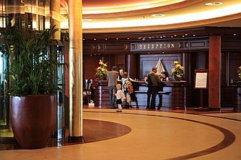 Hotels Deutschland - Lobby im Ostsee Hotel Rostock-Warnemünde