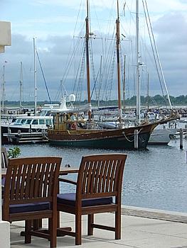 Ostsee Yachtcharter - Blick vom Cafè Roma auf Yachthafen