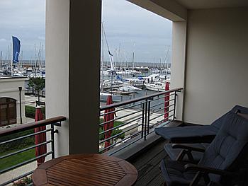 Resorts Rostock - Blick auf Yachthafen von Balkon