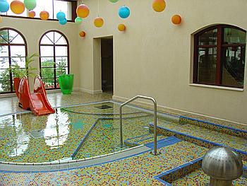 Wellnesshotels - Kinder Pool im Hohe Düne SPA