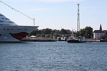 Wellness Wochenende Warnemünde - Kreuzfahrtschiffe am Pier in Warnemünde